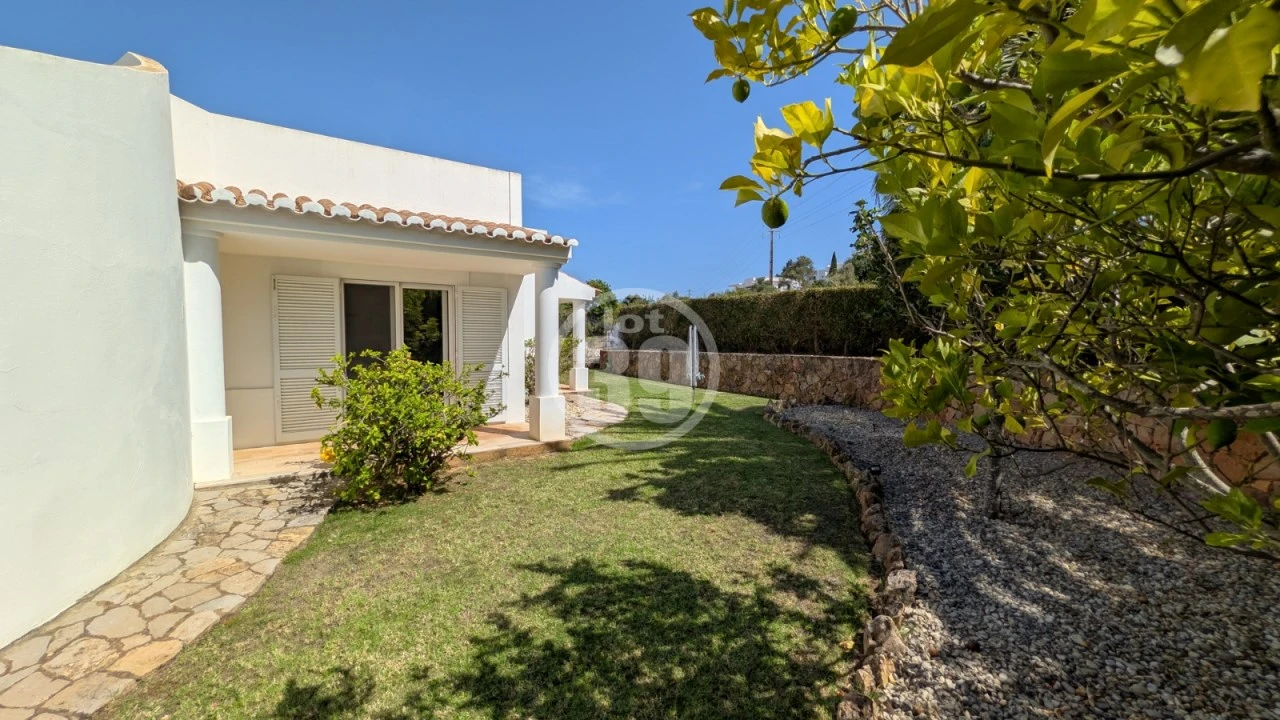 Moradia T3 para Venda em Albufeira e Olhos de Água Foto 13