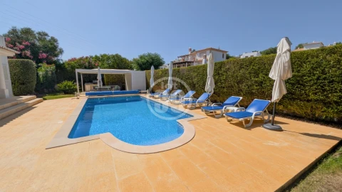 Moradia T3 para Venda em Albufeira e Olhos de Água