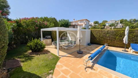 Moradia T3 para Venda em Albufeira e Olhos de Água