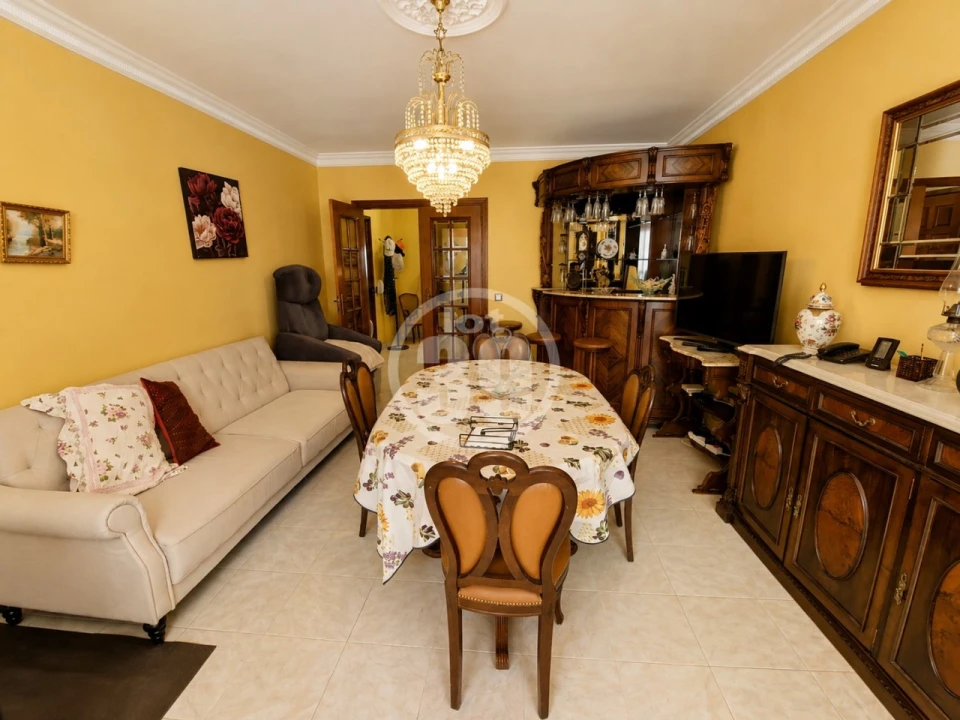 Apartamento T2 para Venda em Quelfes Foto 10