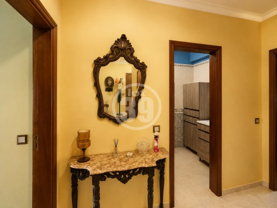 Apartamento T2 para Venda em Quelfes Foto 13
