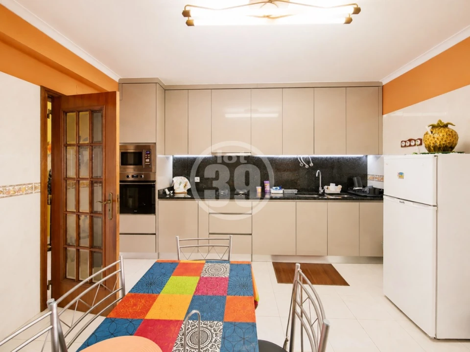 Apartamento T2 para Venda em Quelfes Foto 22