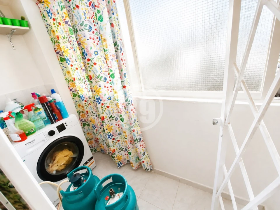Apartamento T2 para Venda em Quelfes Foto 25