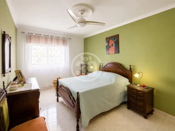 Apartamento T2 para Venda em Quelfes