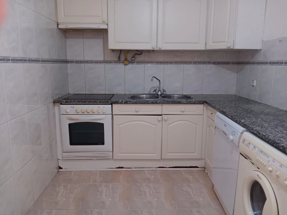 Apartamento T2 para Venda em Algueirão-Mem Martins Foto 4