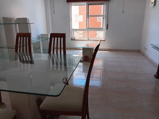 Apartamento T2 para Venda em Algueirão-Mem Martins Foto 8
