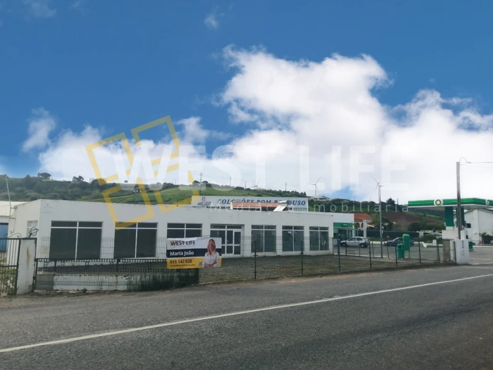 Armazém para Venda em Dois Portos e Runa Foto 2