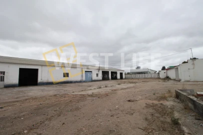 Armazém para Venda em Dois Portos e Runa