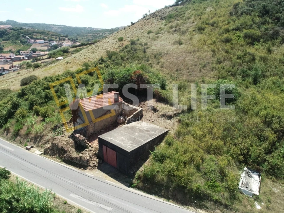 Moradia T2 para Venda em Igreja Nova e Cheleiros Foto 6