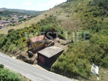 Moradia T2 para Venda em Igreja Nova e Cheleiros