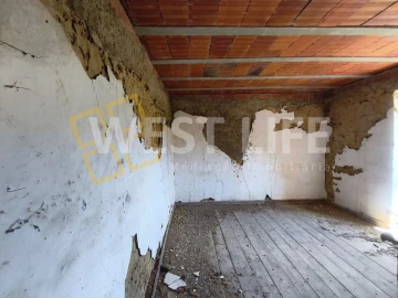 Moradia T2 para Venda em Igreja Nova e Cheleiros