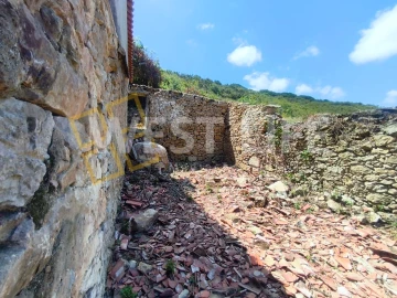 Moradia T2 para Venda em Igreja Nova e Cheleiros