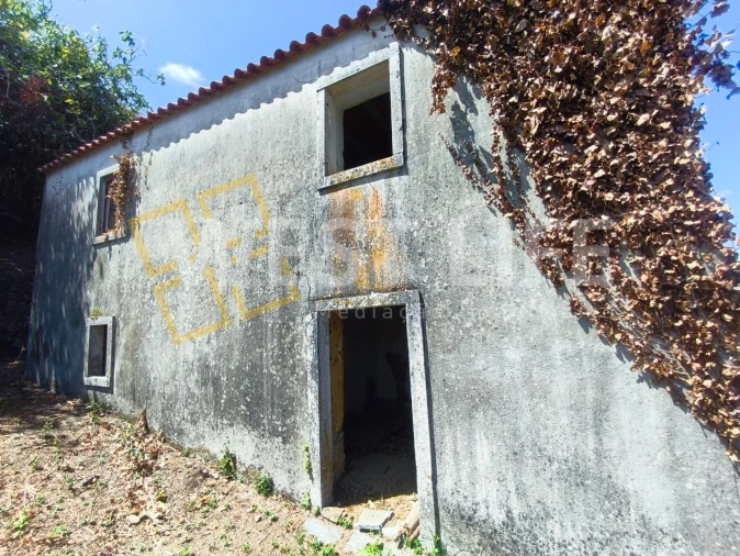 Moradia T2 para Venda em Igreja Nova e Cheleiros Foto 8