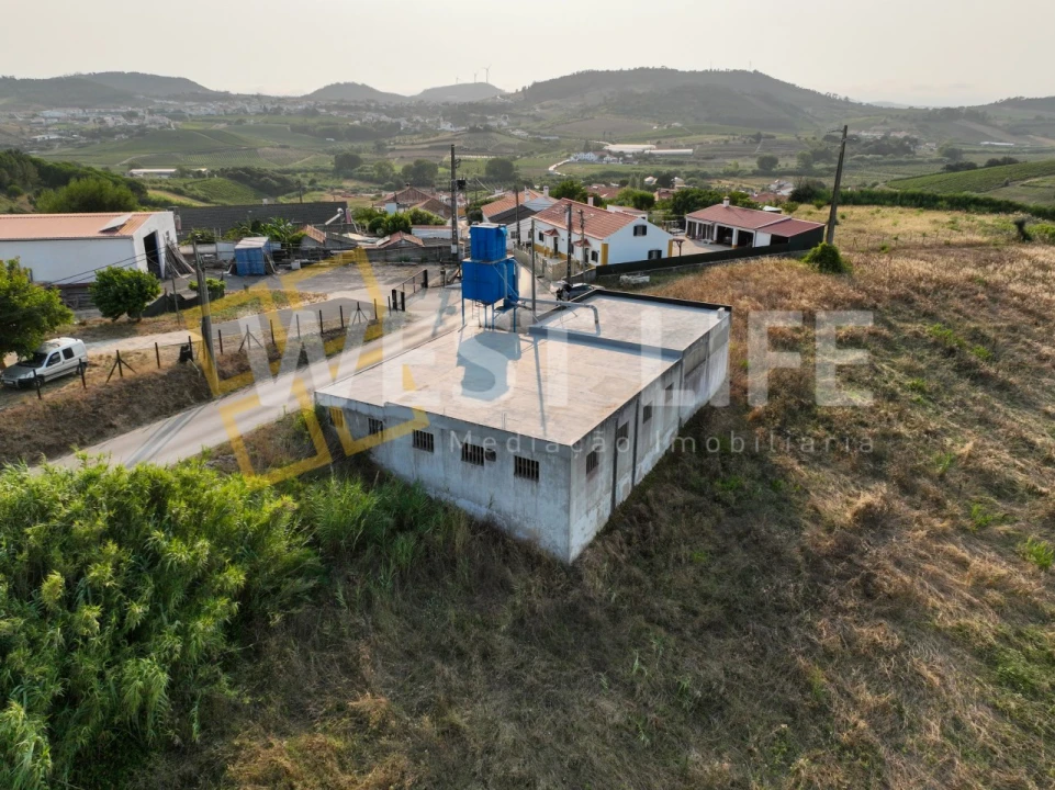Armazém para Venda em Azueira e Sobral da Abelheira Foto 1