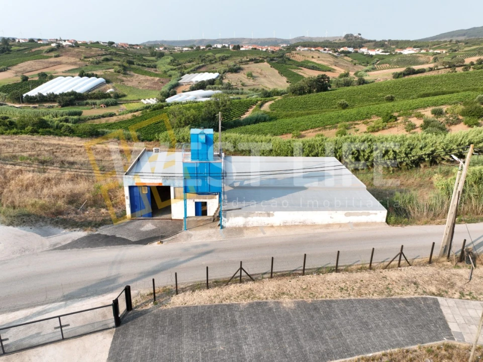 Armazém para Venda em Azueira e Sobral da Abelheira Foto 2