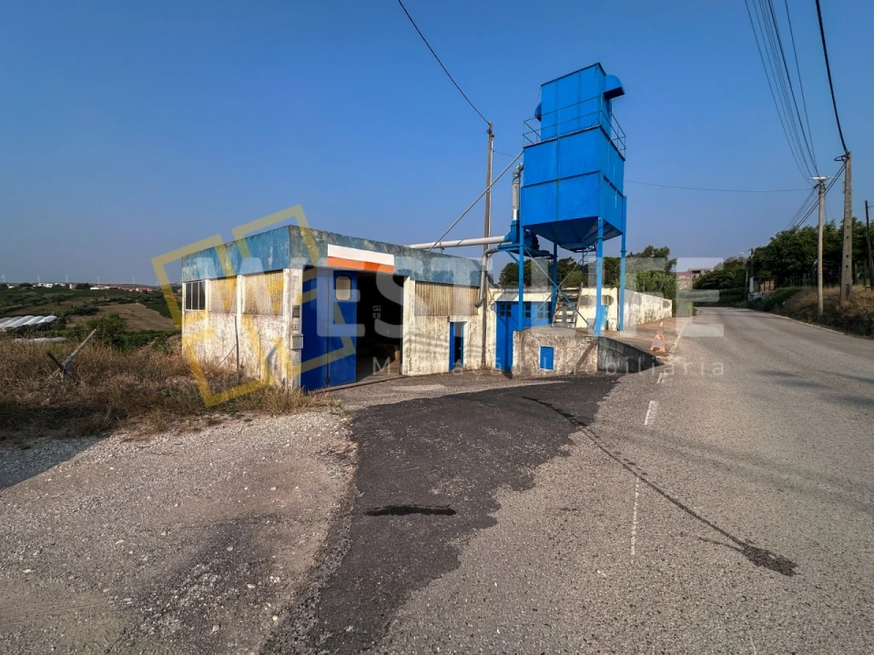 Armazém para Venda em Azueira e Sobral da Abelheira Foto 5