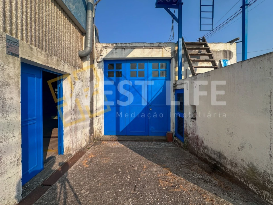 Armazém para Venda em Azueira e Sobral da Abelheira Foto 7