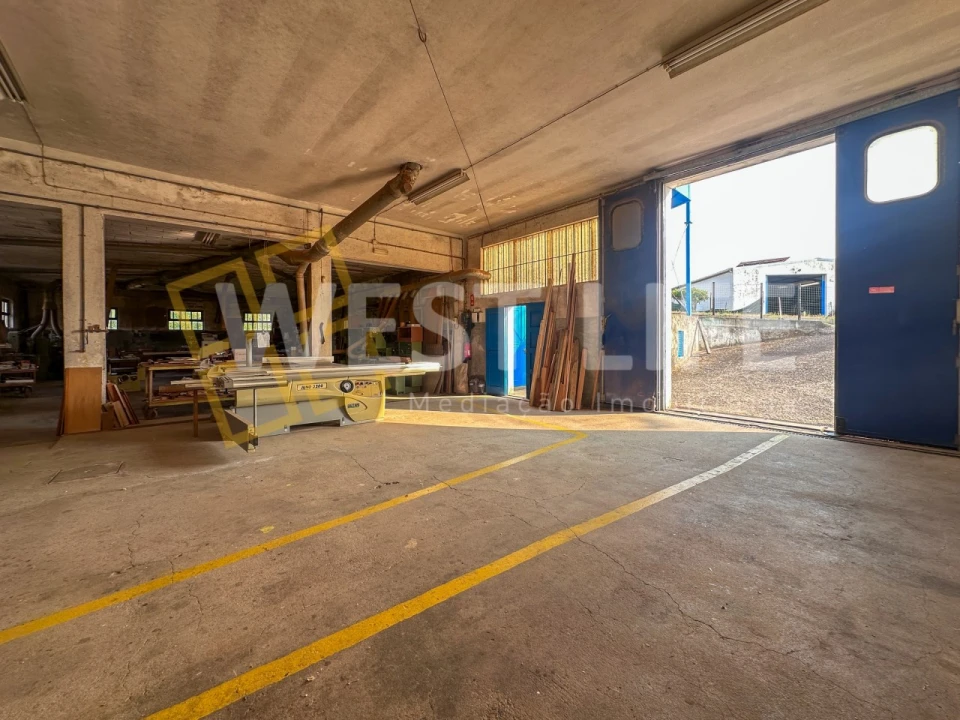 Armazém para Venda em Azueira e Sobral da Abelheira Foto 9