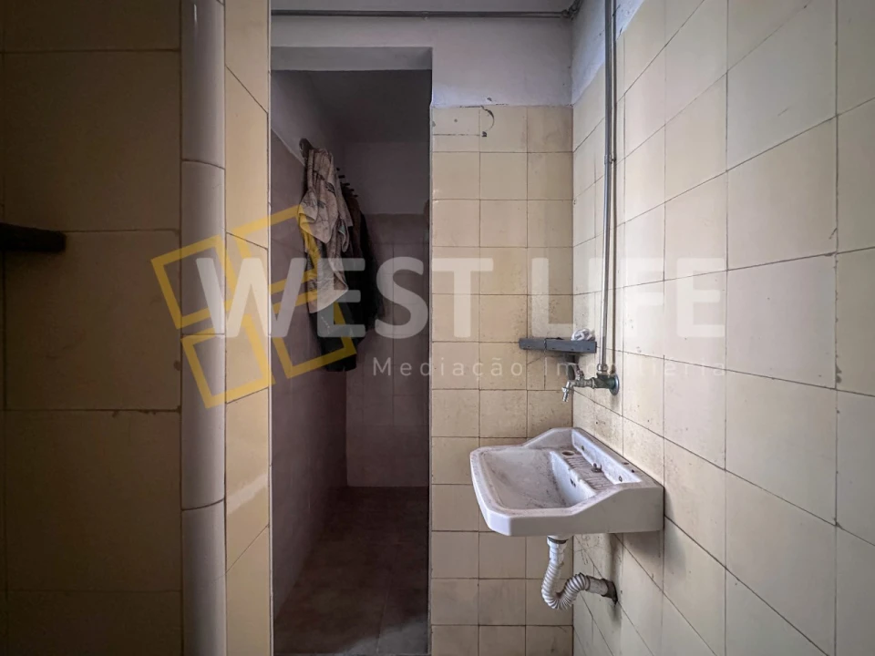 Armazém para Venda em Azueira e Sobral da Abelheira Foto 21