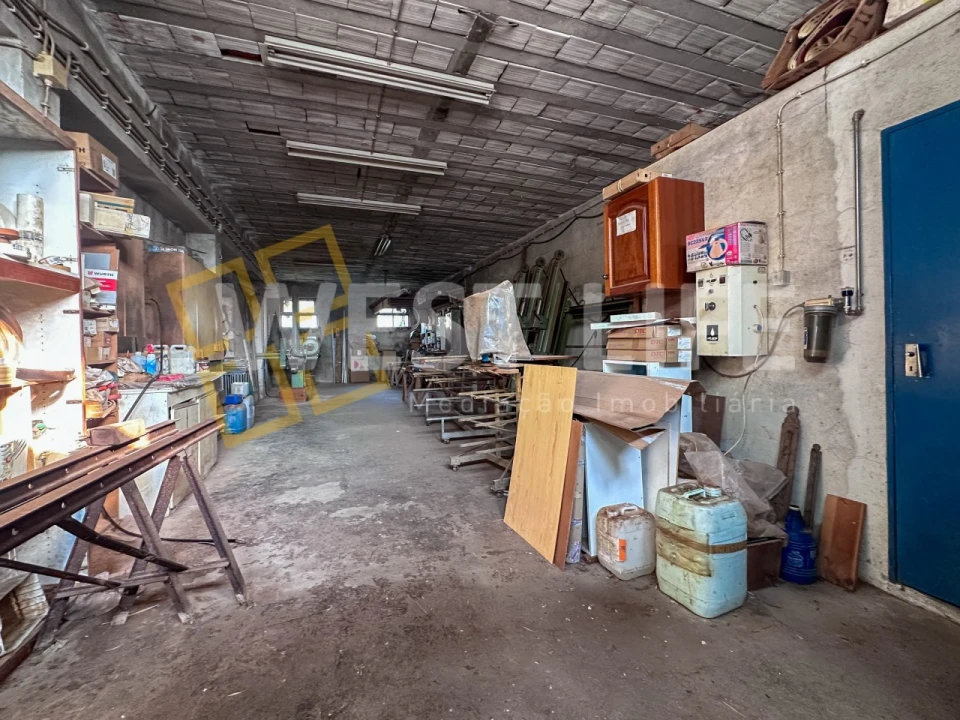 Armazém para Venda em Azueira e Sobral da Abelheira Foto 22