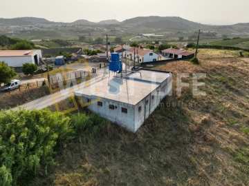 Armazém para Venda em Azueira e Sobral da Abelheira