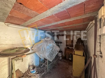 Armazém para Venda em Azueira e Sobral da Abelheira
