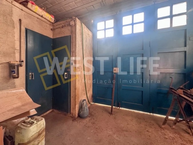 Armazém para Venda em Azueira e Sobral da Abelheira Foto 18