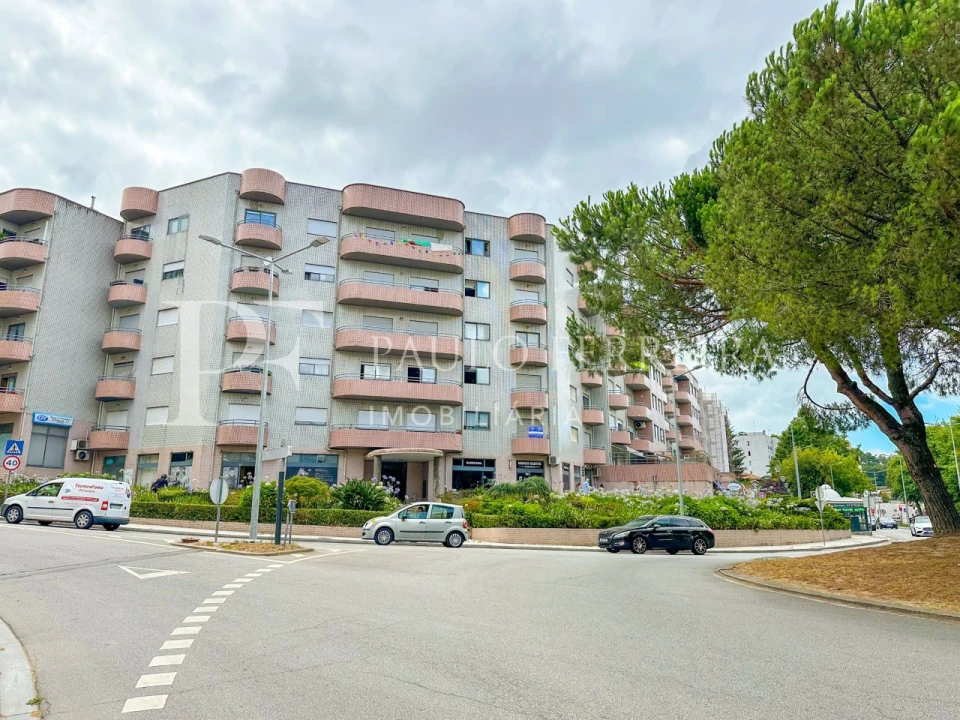 Garagem para Arrendamento em Vila Nova de Famalicão e Calendário Foto 1