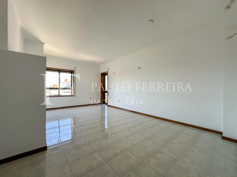 Apartamento T3 para Arrendamento em Vila Nova de Famalicão e Calendário Foto 3