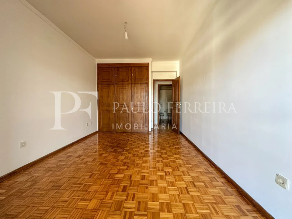 Apartamento T3 para Arrendamento em Vila Nova de Famalicão e Calendário Foto 14