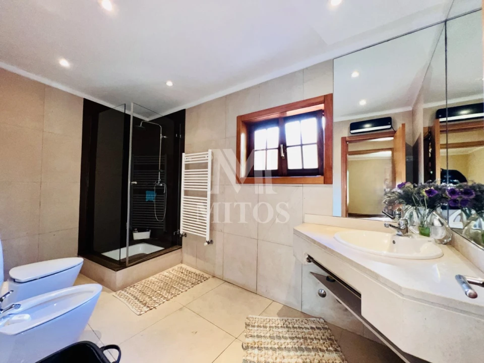 Moradia T4 para Venda em Santa Marta de Portuzelo Foto 18