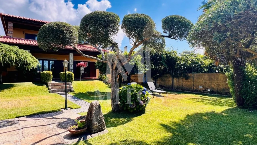 Moradia T4 para Venda em Santa Marta de Portuzelo