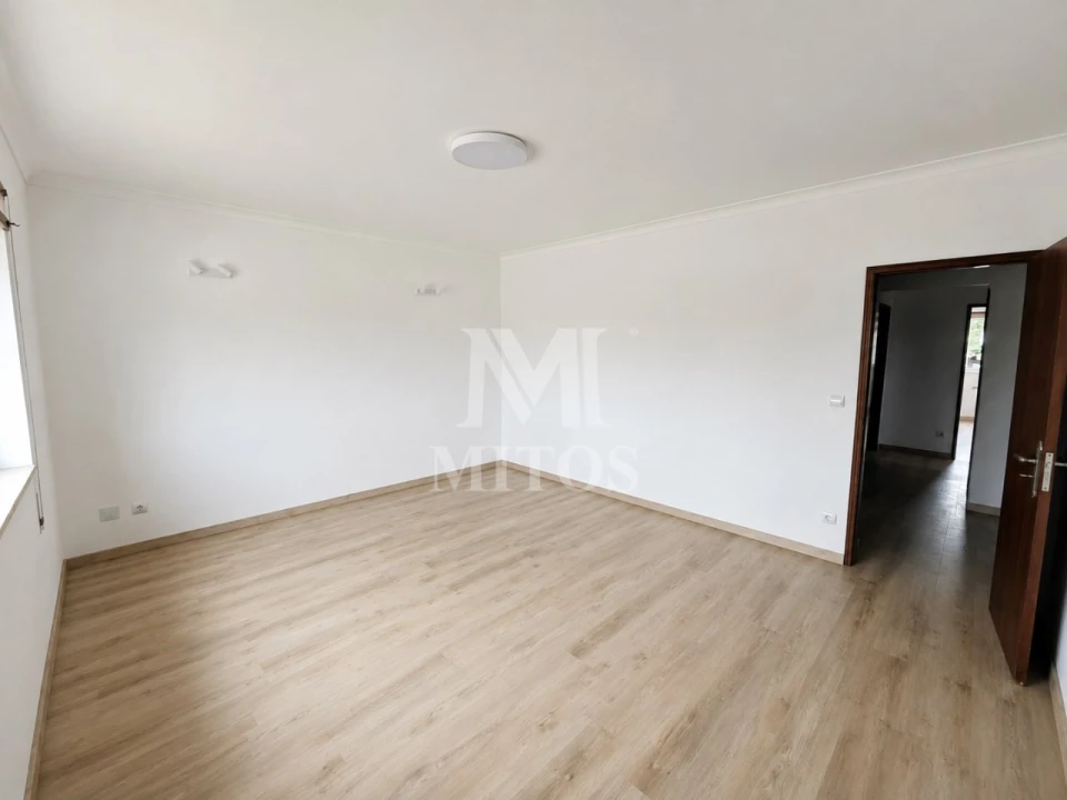 Apartamento T3 para Venda em Darque Foto 2