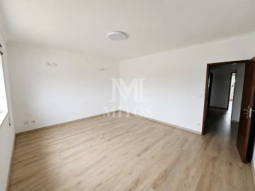Apartamento T3 para Venda em Darque