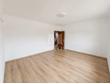 Apartamento T3 para Venda em Darque