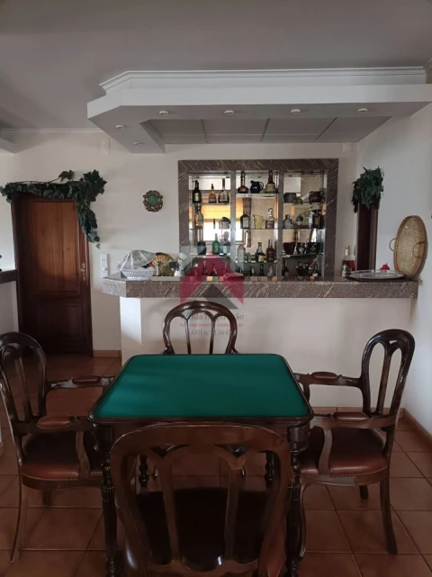 Moradia T7 para Venda em São João da Madeira