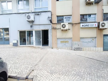 Loja para Arrendamento em Setubal (São Sebastião)