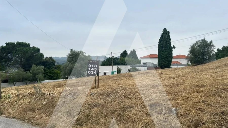 Terreno para Venda em Tamengos, Aguim e Óis do Bairro