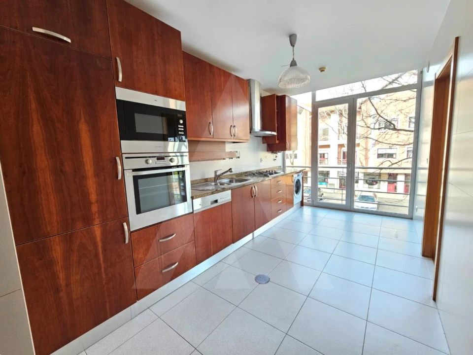 Apartamento T2 para Arrendamento em São Bernardo Foto 5