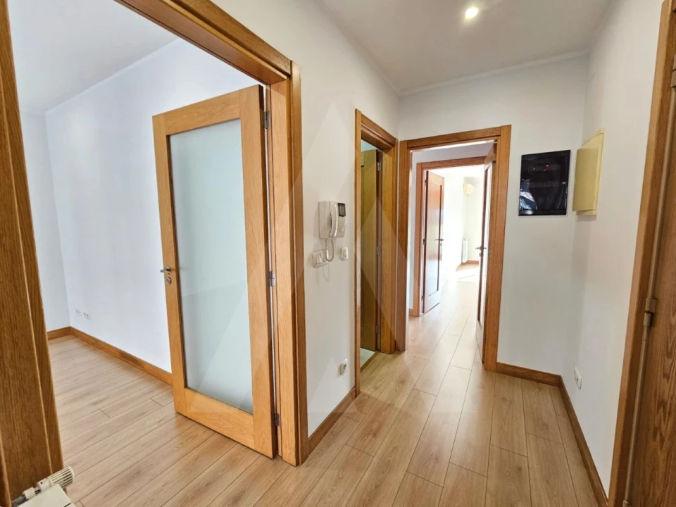 Apartamento T2 para Arrendamento em São Bernardo Foto 6