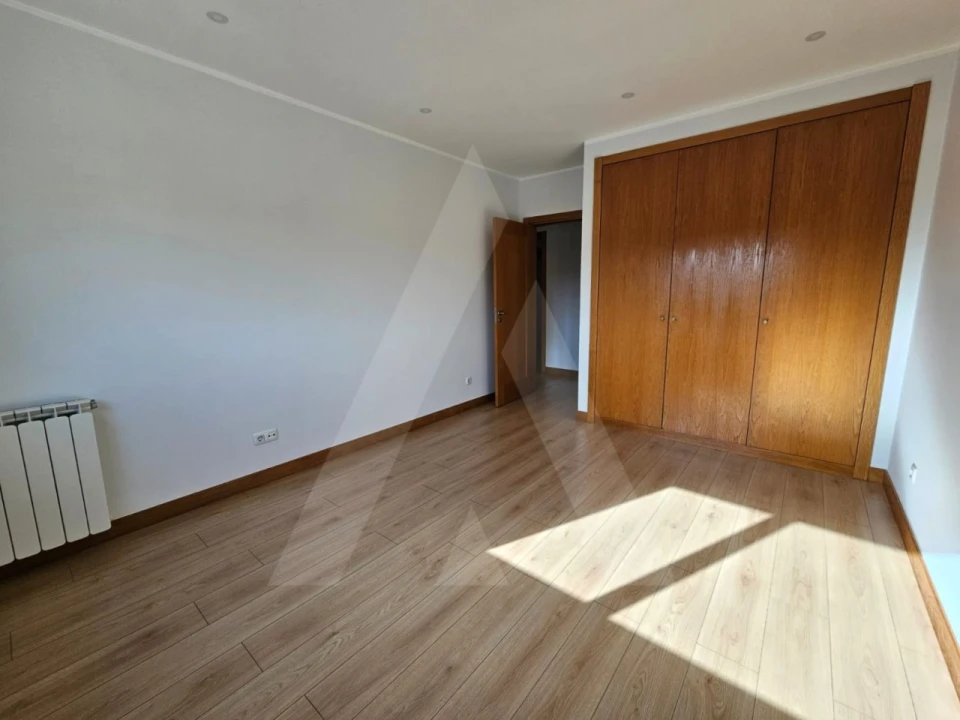 Apartamento T2 para Arrendamento em São Bernardo Foto 13