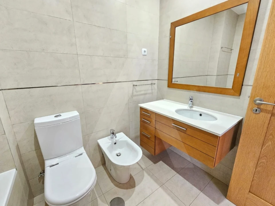 Apartamento T2 para Arrendamento em São Bernardo Foto 15