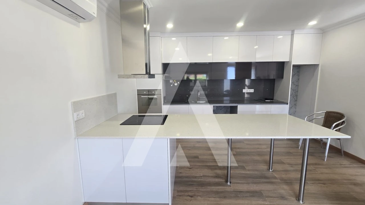 Apartamento T3 para Arrendamento em Venade e Azevedo Foto 1