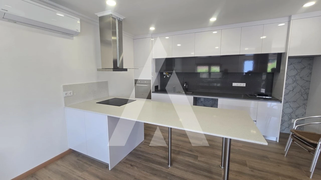 Apartamento T3 para Arrendamento em Venade e Azevedo Foto 2