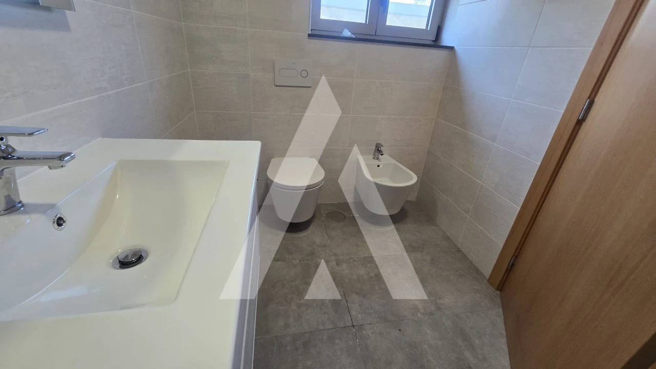 Apartamento T3 para Arrendamento em Venade e Azevedo Foto 12