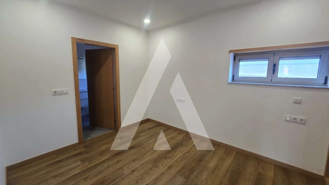 Apartamento T3 para Arrendamento em Venade e Azevedo Foto 16