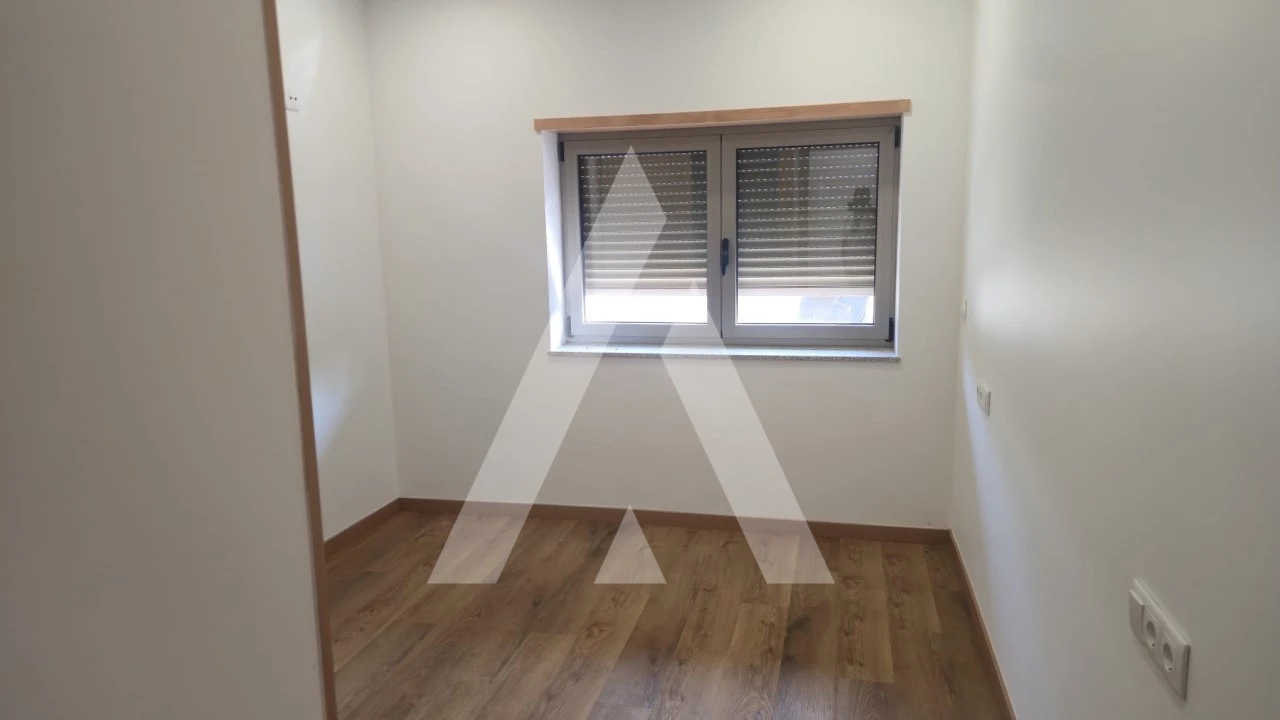 Apartamento T3 para Arrendamento em Venade e Azevedo Foto 19