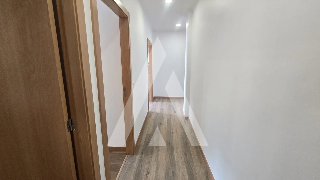 Apartamento T3 para Arrendamento em Venade e Azevedo Foto 21