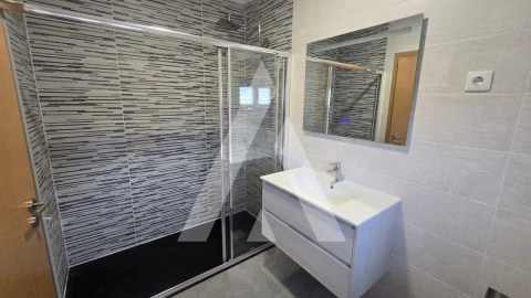 Apartamento T3 para Arrendamento em Venade e Azevedo