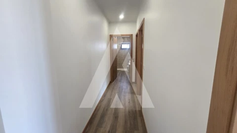 Apartamento T3 para Arrendamento em Venade e Azevedo